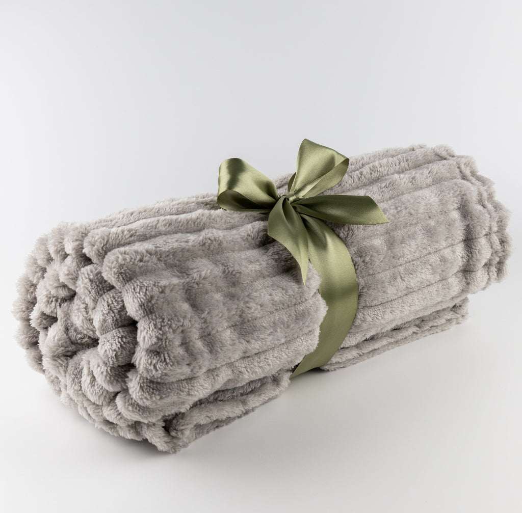 Signature Cozy Throw Grey