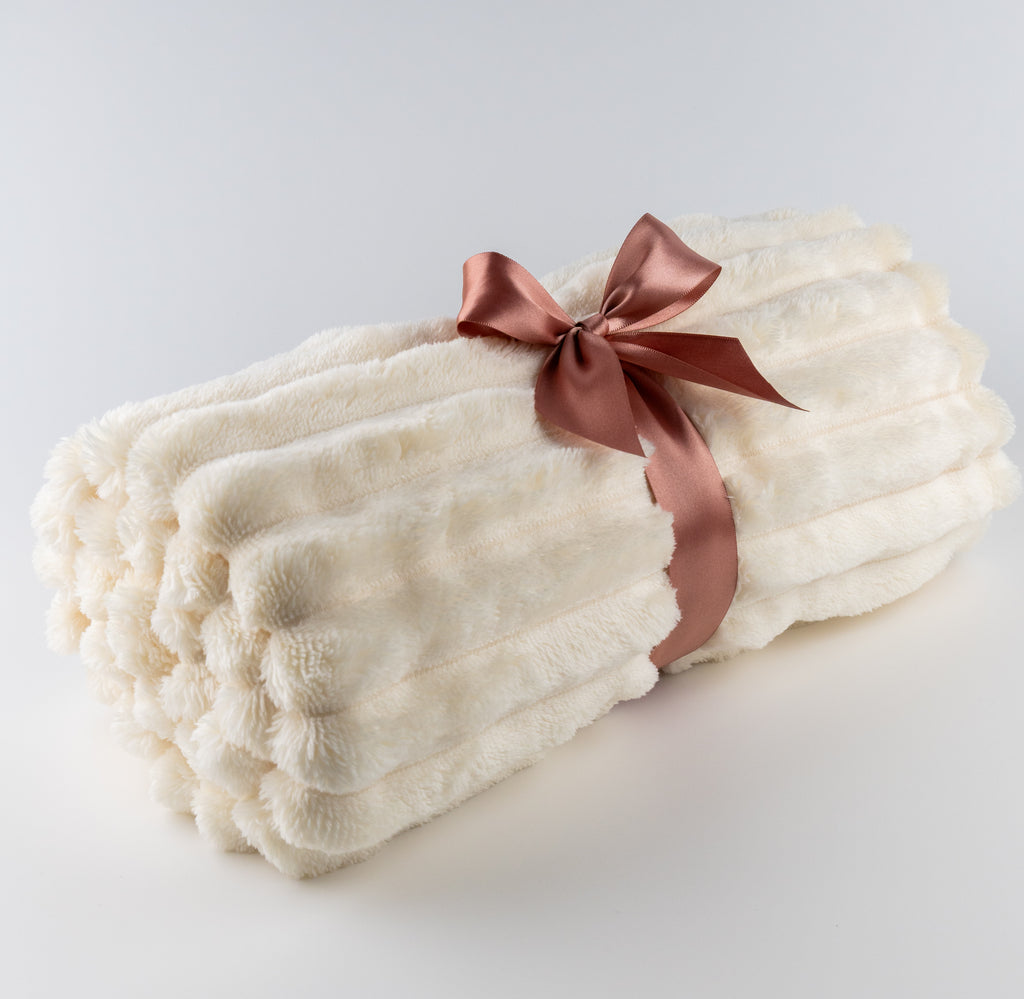 Signature Cozy Throw White